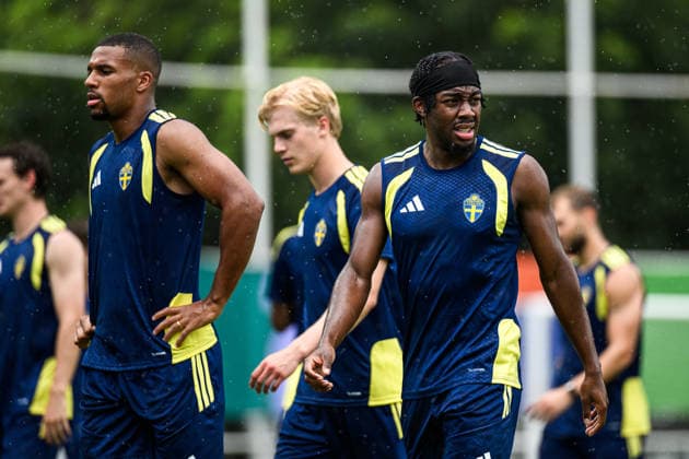 260614 Isak Hien, Lucas Bergvall and Anthony Elanga of the Swedish national football team at a training session during day 3 of the FIFA World Cup, WM, Weltmeisterschaft, Fussball 2026 on June 14, 2026 in Monterrey. Photo: Joel Marklund BILDBYRAN kod JM PA1232 fotboll football soccer fotball vm fotbolls-vm fotball-vm fotbolls-vm 2026 fifa world cup 2026 träning practice training sverige sweden sverige a day 3 bbeng