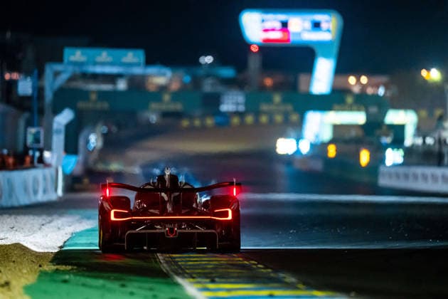 24 HEURES DU MANS 2026 - RACE - SUNDAY 07 CONWAY Mike (gbr), KOBAYASHI Kamui (jpn), DE VRIES Nyck (nld), Toyota Racing, Toyota TR010 Hybrid 07, Hypercar, action during the 24 Hours of Le Mans 2026, 3rd round of the 2026 FIA World Endurance Championship, on June 14, 2026 on the Circuit des 24 Heures du Mans in Le Mans, France -  Copyright: xAndreaxLorenzinax