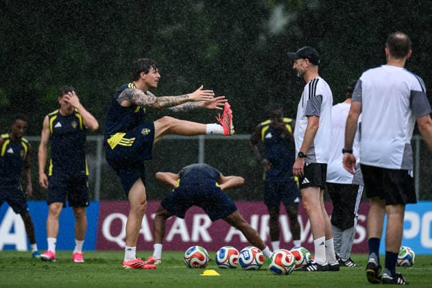 260614 Victor Nilsson Lindelöf and Assistant coach Andreas Georgson of the Swedish national football team at a training session during day 3 of the FIFA World Cup, WM, Weltmeisterschaft, Fussball 2026 on June 14, 2026 in Monterrey. Photo: Joel Marklund BILDBYRAN kod JM PA1232 fotboll football soccer fotball vm fotbolls-vm fotball-vm fotbolls-vm 2026 fifa world cup 2026 träning practice training sverige sweden sverige a day 3 bbeng