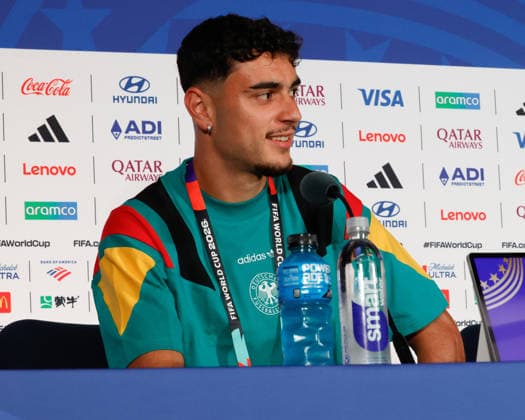 June 13, 2026, Houston, Texas, USA: Germany midfielder ALEKSANDAR PAVLOVIC ( 5) speaks to members of the media during a press conference, PK, Pressekonferenz at Houston Stadium ahead of their opening Group E match against CuraoÂßao at the 2026 FIFA World Cup, WM, Weltmeisterschaft, Fussball Germany Press Conference - FIFA World Cup 2026  - ZUMAa325 20260613_zsa_a325_006 Copyright: xDavidxBalleringxIix