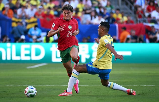 Fussball, Länderspiel, Herren, FIFA World Cup, WM, Weltmeisterschaft, Fussball 2026, Fussball-Weltmeisterschaft, USA, Gruppe C, MetLife Stadium New Jersey: Brasilien - Marokko; Neil El Aynaoui (MOR), Casemiro (BRA). Aktion