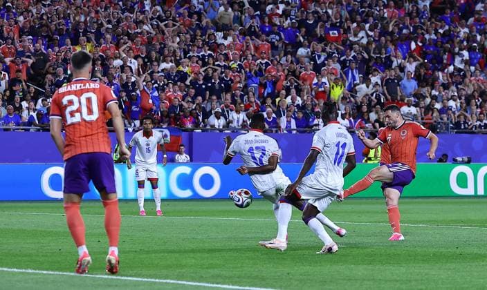 John McGinn of Scotland scores a goal to make the score 0-1 Haiti v Scotland, 2026 FIFA World Cup, WM, Weltmeisterschaft, Fussball Group C, Football, Boston Stadium, Foxborough, Massachusetts, USA - 13 Jun 2026Foxborough Boston Stadium Massachusetts (MA) United States of America EDITORIAL USE ONLY No use with unauthorised audio, video, data, fixture lists, club league logos or live services. Online in-match use limited to 120 images, no video emulation. No use in betting, games or single club league player publications.  Copyright: xMichaelxZemanek Shutterstockx 16924167aq