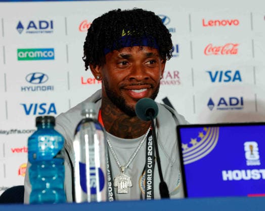 June 13, 2026, Houston, Texas, USA: CuraoÂßao midfielder LEANDRO BACUNA ( 10) speaks to members of the media during a press conference, PK, Pressekonferenz at Houston Stadium ahead of their opening Group E match against Germany at the 2026 FIFA World Cup, WM, Weltmeisterschaft, Fussball Houston USA - ZUMAa325 20260613_zsa_a325_009 Copyright: xDavidxBalleringxIix