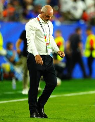 Scotland manager Steve Clarke walks off the pitch at half time Haiti v Scotland, 2026 FIFA World Cup, WM, Weltmeisterschaft, Fussball Group C, Football, Boston Stadium, Foxborough, Massachusetts, USA - 13 Jun 2026Foxborough Boston Stadium Massachusetts (MA) United States of America EDITORIAL USE ONLY No use with unauthorised audio, video, data, fixture lists, club league logos or live services. Online in-match use limited to 120 images, no video emulation. No use in betting, games or single club league player publications.  Copyright: xJavierxGarcia Shutterstockx 16924166cc