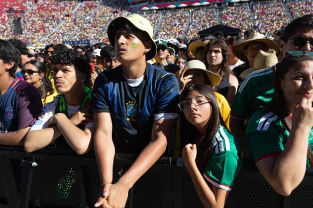 Fans watch Brazil v Morocco - FIFA World Cup, WM, Weltmeisterschaft, Fussball 2026 match in Los Angeles LOS ANGELES, CALIFORNIA - JUNE 13: Supporters watch a live broadcast of FIFA World Cup First Stage Group C opening match between Brazil and Morocco during the Fan Festival at the Los Angeles Memorial Coliseum in Los Angeles, California on June 13, 2026. Grace Hie Yoon Anadolu California United States. Editorial use only. Please get in touch for any other usage.  Copyright: x2026xAnadoluxGracexHiexYoonx