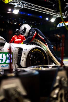 24 HEURES DU MANS 2026 - RACE - SUNDAY Manthey DK Engineering mechanic, mecanicien during the 24 Hours of Le Mans 2026, 3rd round of the 2026 FIA World Endurance Championship, on June 14, 2026 on the Circuit des 24 Heures du Mans in Le Mans, France - Le MansFrance  Copyright: xCharlyxLopezx
