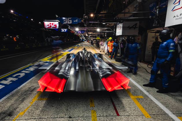 24 HEURES DU MANS 2026 - RACE - SUNDAY Alpine Endurance Team, mechanic, mecanicien during the 24 Hours of Le Mans 2026, 3rd round of the 2026 FIA World Endurance Championship, on June 14, 2026 on the Circuit des 24 Heures du Mans in Le Mans, France - Le MansFrance  Copyright: xCharlyxLopezx