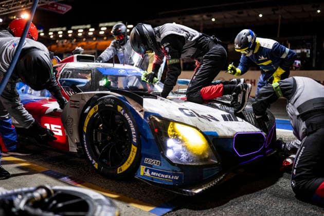 24 HEURES DU MANS 2026 - RACE - SUNDAY 15 MAGNUSSEN Kevin (dnk), MARCIELLO Raffaele (swi), VANTHOOR Dries (bel), BMW M Team WRT, BMW M Hybrid V8 15, Hypercar, pitstop, arrÃªt aux stands, mechanic, mecanicien during the 24 Hours of Le Mans 2026, 3rd round of the 2026 FIA World Endurance Championship, on June 14, 2026 on the Circuit des 24 Heures du Mans in Le Mans, France - Le MansFrance  Copyright: xCharlyxLopezx