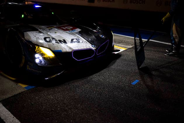 24 HEURES DU MANS 2026 - RACE - SUNDAY 15 MAGNUSSEN Kevin (dnk), MARCIELLO Raffaele (swi), VANTHOOR Dries (bel), BMW M Team WRT, BMW M Hybrid V8 15, Hypercar, pitstop, arrÃªt aux stands, mechanic, mecanicien during the 24 Hours of Le Mans 2026, 3rd round of the 2026 FIA World Endurance Championship, on June 14, 2026 on the Circuit des 24 Heures du Mans in Le Mans, France - Le MansFrance  Copyright: xCharlyxLopezx