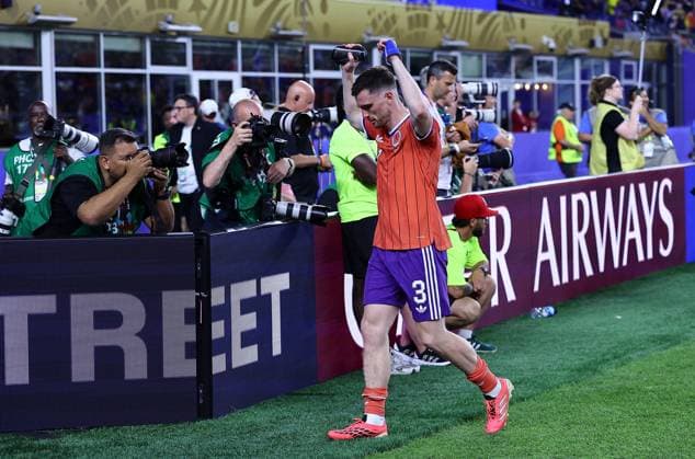 Andrew Robertson of Scotland celebrates at full time Haiti v Scotland, 2026 FIFA World Cup, WM, Weltmeisterschaft, Fussball Group C, Football, Boston Stadium, Foxborough, Massachusetts, USA - 13 Jun 2026Foxborough Boston Stadium Massachusetts (MA) United States of America EDITORIAL USE ONLY No use with unauthorised audio, video, data, fixture lists, club league logos or live services. Online in-match use limited to 120 images, no video emulation. No use in betting, games or single club league player publications.  Copyright: xMichaelxZemanek Shutterstockx 16924167cf