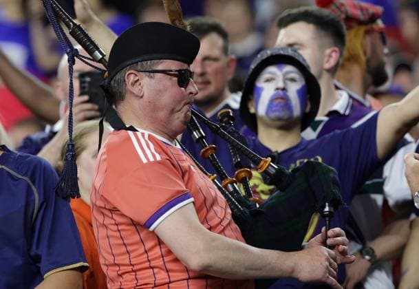 . - Scotland v Haiti, FIFA World Cup, WM, Weltmeisterschaft, Fussball 2026, Group C, Gillette Stadium, Boston Stadium, Foxborough, Massachusetts, USA, 13th June 2026. DC Photos Crystal Pix Scotland fan playing the Bagpipes. - Scotland v Haiti, FiFA World Cup 2026, Group C, Gillette Stadium, Boston Stadium, Foxborough, Massachusetts, USA, 13th June 2026. DC Photos Crystal Pix Boston Boston Stadium United States Of America Copyright: xDCxPhotosx CP_Scotland_Haiti_130626_DC10