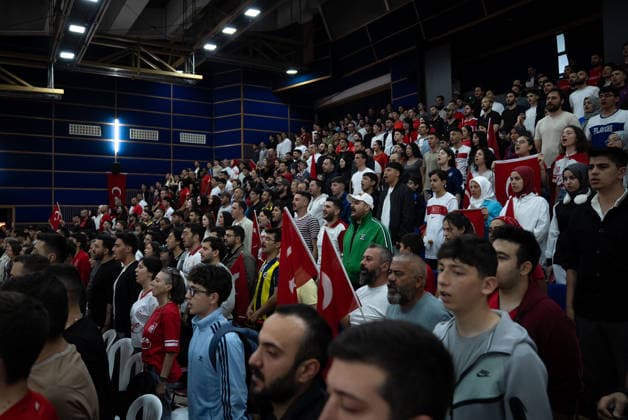 Turkish football fans gather to watch Turkiye-Australia World Cup match ANKARA, TURKIYE - JUNE 14: Turkish football fans gather at the Kocatepe Culture Center in Ankara, Turkiye on June 14, 2026, to watch the live broadcast of the Turkish National Football Team s opening match against Australia in Group D of the 2026 FIFA World Cup, WM, Weltmeisterschaft, Fussball Betul Abali Anadolu Ankara Turkey. Editorial use only. Please get in touch for any other usage.  Copyright: x2026xAnadoluxBetulxAbalix