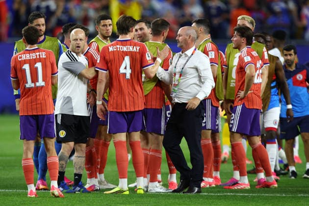 FIFA World Cup, WM, Weltmeisterschaft, Fussball 2026: Haiti v Scotland BOSTON, USA - 13th June 2026: Scotland Head Coach Steve Clarke congratulates Scott McTominay of Scotland at the final whistle during the FIFA World Cup 2026 Group C match between Haiti and Scotland at Boston Stadium Boston Boston Stadium Canada Copyright: xCraigxMercerx xPeakxActionxPhotosx