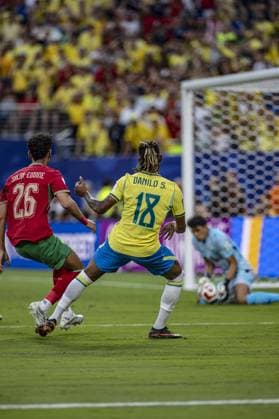 RECORD DATE NOT STATED match between Brazil and Morocco for the 2026 FIFA World Cup, WM, Weltmeisterschaft, Fussball New Jersey (NJ), June 13, 2026 - World Cup Brazil vs. Morocco Brazilian player Danilo during the match between Brazil and Morocco in the 2026 FIFA World Cup Group Stage, Round 1, at MetLife Stadium in New Jersey, USA, on the evening of Saturday, June 13, 2026.(Foto: Pedro Paulo Diaz Thenews2 imago images) SPO  Copyright: xPedroxPauloxDiazx