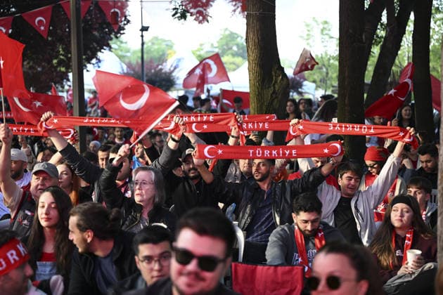 Turkish football fans gather to watch Australia v Turkiye World Cup match ANKARA, TURKIYE - JUNE 14: Turkish football fans gather at Genclik Pak in Ankara, Turkiye on June 14, 2026, to watch the live broadcast of the Turkish National Football Team s opening match against Australia in Group D of the 2026 FIFA World Cup, WM, Weltmeisterschaft, Fussball Dogukan Keskinkilic Anadolu Ankara Turkey. Editorial use only. Please get in touch for any other usage.  Copyright: x2026xAnadoluxDogukanxKeskinkilicx