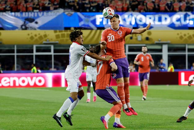 FOXBOROUGH, MA - JUNE 13: Lawrence Shankland 20 of Scotland heads the ball away during a FIFA World Cup, WM, Weltmeisterschaft, Fussball 2026 Group C match between the Haiti and Scotland on June 13, 2026 at Boston Stadium in Foxborough, Massachusetts. (Photo by Fred Kfoury III Icon Sportswire) SOCCER: JUN 13 FIFA World Cup 26 Group C - Haiti vs Scotland EDITORIAL USE ONLY Icon482260613010