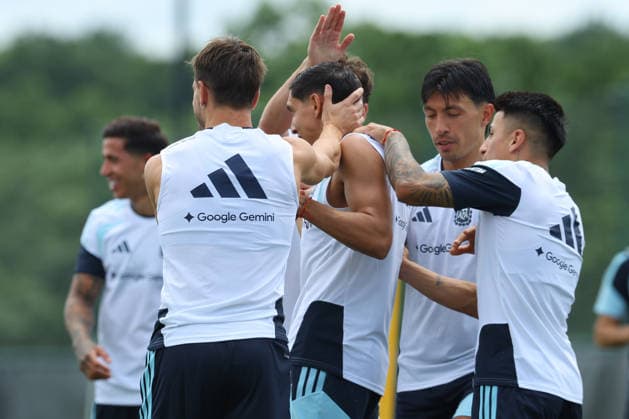 Argentina s players joke during a training session during the 2026 FIFA World Cup, WM, Weltmeisterschaft, Fussball football tournament at Sporting KC Training Centre in Kansas City on June 13, 2026. ¨(Photo by Alejandro PAGNI PHOTOxPHOTO) KANSAS CITY UNITED STATES