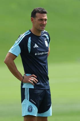 Argentina™s head coach Lionel Scaloni looks on during a training session during the 2026 FIFA World Cup, WM, Weltmeisterschaft, Fussball football tournament at Sporting KC Training Centre in Kansas City on June 13, 2026. ¨(Photo by Alejandro PAGNI PHOTOxPHOTO) KANSAS CITY UNITED STATES