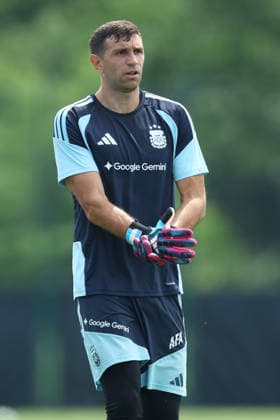 Argentina™s goalkeeper Emiliano Martinez during a training session during the 2026 FIFA World Cup, WM, Weltmeisterschaft, Fussball football tournament at Sporting KC Training Centre in Kansas City on June 13, 2026. ¨(Photo by Alejandro PAGNI PHOTOxPHOTO) KANSAS CITY UNITED STATES