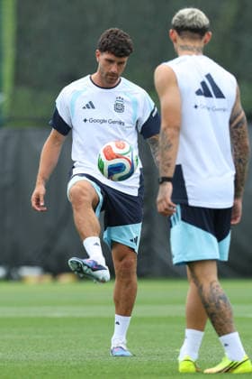 Argentina™s defender Marcos Senesi takes part in a training session during the 2026 FIFA World Cup, WM, Weltmeisterschaft, Fussball football tournament at Sporting KC Training Centre in Kansas City on June 13, 2026. ¨(Photo by Alejandro PAGNI PHOTOxPHOTO) KANSAS CITY UNITED STATES