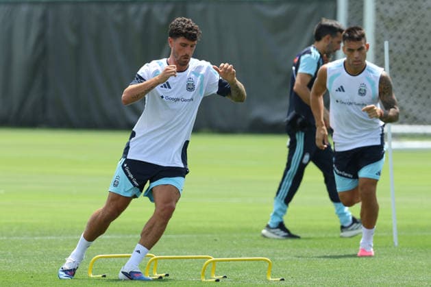 Argentina™s defender Marcos Senesi takes part in a training session during the 2026 FIFA World Cup, WM, Weltmeisterschaft, Fussball football tournament at Sporting KC Training Centre in Kansas City on June 13, 2026. ¨(Photo by Alejandro PAGNI PHOTOxPHOTO) KANSAS CITY UNITED STATES