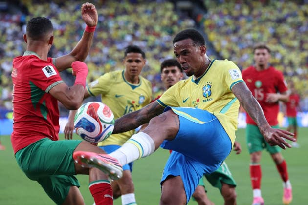 Gabriel Magalh (R) of Brazil vies for the ball with Soufiane Rahimi (R) of Morocco during a Group C match at the 2026 FIFA World Cup, WM, Weltmeisterschaft, Fussball between Brazil and Morocco at MetLife Stadium in New Jersey, USA, 13 June 2026. FIFA World Cup 2026 - Group C - Brazil vs Morocco !ACHTUNG: NUR REDAKTIONELLE NUTZUNG!  Copyright: xSebastiaoxMoreirax GR7154 0859064975st