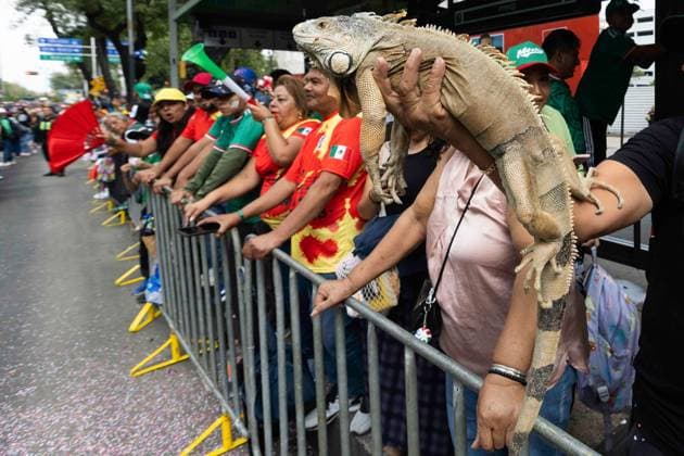 Mexico City hosts The Ball Returns Home World Cup parade MEXICO CITY, MEXICO JUNE 13, 2026: Performers, artists and spectators take part in The Ball Returns Home, a World Cup parade organized by the Mexico City Ministry of Culture as part of the celebrations surrounding the opening of the 2026 FIFA World Cup, WM, Weltmeisterschaft, Fussball The event brought together residents and visitors in the Mexican capital for a procession featuring cultural performances, music and artistic displays highlighting Mexico s history, identity and connection to football. Mexico City Mexico Copyright: x xCristianxLeyvax xJNAxPressx