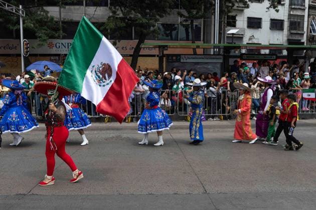 Mexico City hosts The Ball Returns Home World Cup parade MEXICO CITY, MEXICO JUNE 13, 2026: Performers, artists and spectators take part in The Ball Returns Home, a World Cup parade organized by the Mexico City Ministry of Culture as part of the celebrations surrounding the opening of the 2026 FIFA World Cup, WM, Weltmeisterschaft, Fussball The event brought together residents and visitors in the Mexican capital for a procession featuring cultural performances, music and artistic displays highlighting Mexico s history, identity and connection to football. Mexico City Mexico Copyright: x xCristianxLeyvax xJNAxPressx