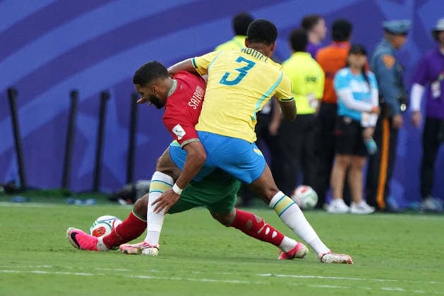 Fussball , Weltmeisterschaft 2026, FIFA WM 2026, Fussball World Cup , Canada USA, Mexico-2026, , Brasilien vs Marokko, Brazil vs Marocco., Gruppenphase, Gruppen C, 13.06.2026, Metlife Stadium New Jersey New York ismail saibari, Marokko, Gabriel, Magalhaes Brasilien, Foto Chai von der Laage FIFA regulations prohibit any use of photographs as image sequences and or quasi-video. EDITORIAL USE ONLY,