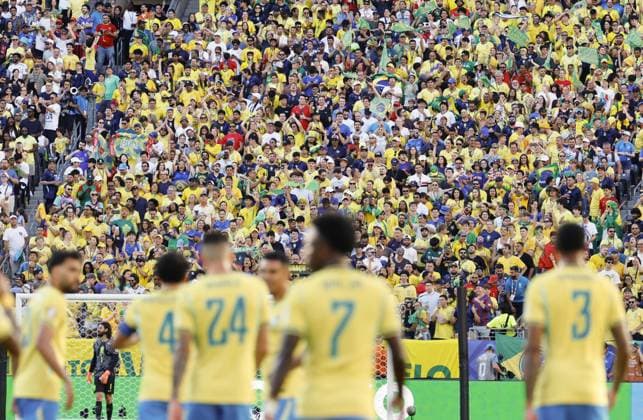 Football: 2026 World Cup Brazil fans celebrate after Vinicius Junior (7) scored in the first half of a World Cup Group C football match against Morocco at New York New Jersey Stadium in East Rutherford, New Jersey, on June 13, 2026.  A14AA0005618661P