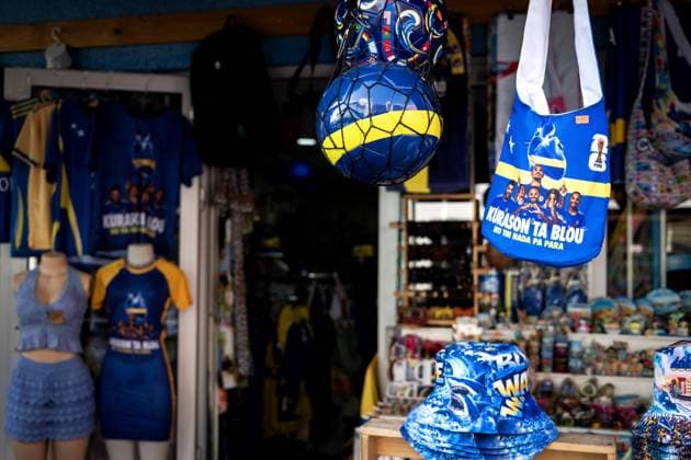 WILLEMSTAD - World Cup merchandise is being offered for sale. For Curacao, the football World Cup begins with a match against Germany. RAMON VAN FLYMEN ANP netherlands out - belgium out  Copyright: xx x560918411x originalFilename: 560918411.jpg Willemstad WILLEMSTAD - World Cup merchandise is being offered for sale. For Curacao, the football World Cup begins with a match ag xVIxIMAGO ANPxIVx imago images 0859046692 originalFilename: 0859046692st.jpg