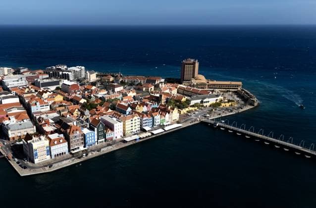 WILLEMSTAD - Overview photo of the center of Willemstad. For Curacao, the football World Cup begins with a match against Germany. RAMON VAN FLYMEN ANP netherlands out - belgium out Willemstad xVIxxIVx 560949659 originalFilename: 0859065904st.jpg