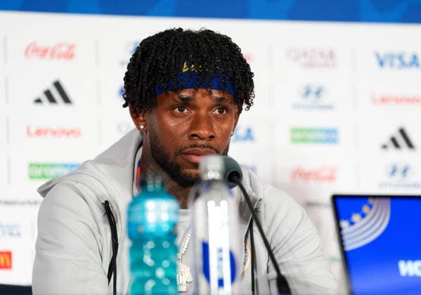 Leandro Bacuna (Curacao, 10) nimmt an der Abschlusspressekonferenz vor dem Gruppenspiel zwischen Deutschland und Curacao teil. USA, FIFA Weltmeisterschaft, Curacao Pressekonferenz, Houston, 13.06.2026 USA, FIFA Weltmeisterschaft, Curacao Pressekonferenz, Houston, 13.06.2026 Houston
