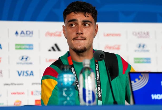 Aleksandar Pavlovic (Deutschland, 5) nimmt an der Abschlusspressekonferenz vor dem Gruppenspiel gegen Curacao teil. USA, Deutsche Fussballnationalmannschaft, Pressekonferenz, Houston, 13.06.2026 USA, Deutsche Fussballnationalmannschaft, Pressekonferenz, Houston, 13.06.2026 Houston