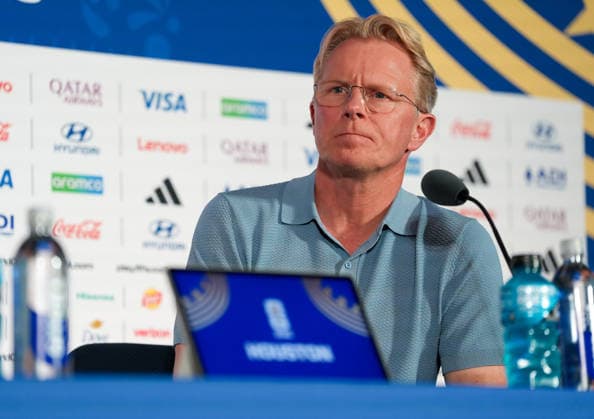 Vincent Schildkamp (Curacao, Pressesprecher) nimmt an der Abschlusspressekonferenz vor dem Gruppenspiel zwischen Deutschland und Curacao teil. USA, FIFA Weltmeisterschaft, Curacao Pressekonferenz, Houston, 13.06.2026 USA, FIFA Weltmeisterschaft, Curacao Pressekonferenz, Houston, 13.06.2026 Houston