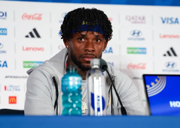 Leandro Bacuna (Curacao, 10) nimmt an der Abschlusspressekonferenz vor dem Gruppenspiel zwischen Deutschland und Curacao teil. USA, FIFA Weltmeisterschaft, Curacao Pressekonferenz, Houston, 13.06.2026 USA, FIFA Weltmeisterschaft, Curacao Pressekonferenz, Houston, 13.06.2026 Houston