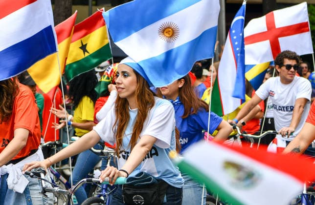 (260614) -- MEXICO CITY, June 14, 2026 -- People take part in a World Cup parade in Mexico City, capital of Mexico, June 13, 2026. ) (SP)MEXICO-MEXICO CITY FIFA World Cup, WM, Weltmeisterschaft, Fussball PARADE DingxHongfa 