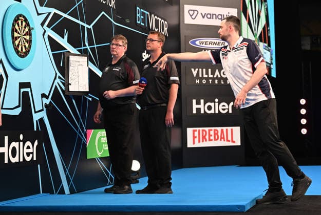 11.06.2026, xhbx, Dart World Cup of Darts 2026, v.l. Luke Humphries (England) (DFL DFB REGULATIONS PROHIBIT ANY USE OF PHOTOGRAPHS as IMAGE SEQUENCES and or QUASI-VIDEO) Frankfurt