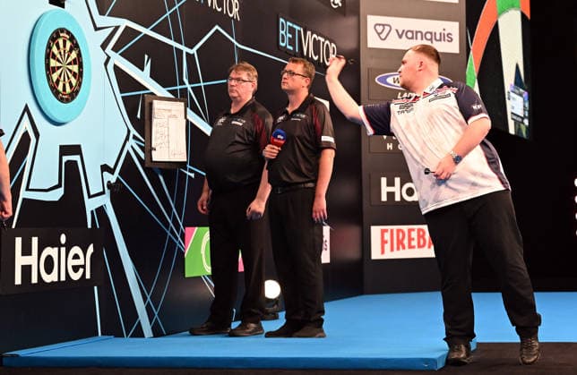 11.06.2026, xhbx, Dart World Cup of Darts 2026, v.l. Luke Littler (England) (DFL DFB REGULATIONS PROHIBIT ANY USE OF PHOTOGRAPHS as IMAGE SEQUENCES and or QUASI-VIDEO) Frankfurt