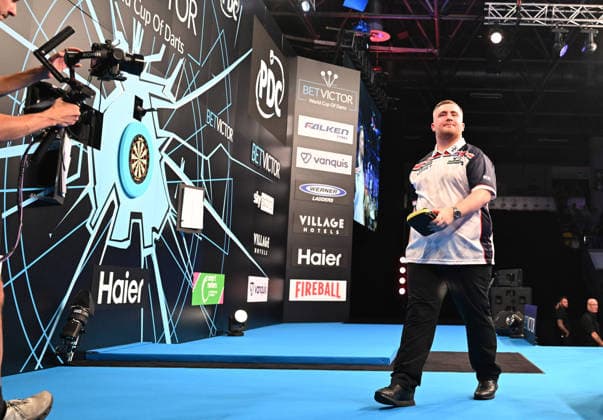 11.06.2026, xhbx, Dart World Cup of Darts 2026, v.l. Luke Littler (England) (DFL DFB REGULATIONS PROHIBIT ANY USE OF PHOTOGRAPHS as IMAGE SEQUENCES and or QUASI-VIDEO) Frankfurt