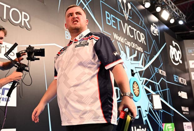 11.06.2026, xhbx, Dart World Cup of Darts 2026, v.l. Luke Littler (England) wütend (DFL DFB REGULATIONS PROHIBIT ANY USE OF PHOTOGRAPHS as IMAGE SEQUENCES and or QUASI-VIDEO) Frankfurt