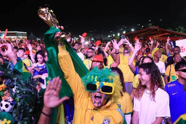 Brasil x Marrocos fan fest Rj RIO DE JANEIRO, RJ - 13.06.2026: BRASIL X MARROCOS FAN FEST RJ - Fans during the Brazil vs. Morocco game at the fan fest held on Copacabana Beach in Rio de Janeiro, RJ. x2961156x  LuizxGomes xwww.imago-images.dex  IMAGO LuizxGomes
