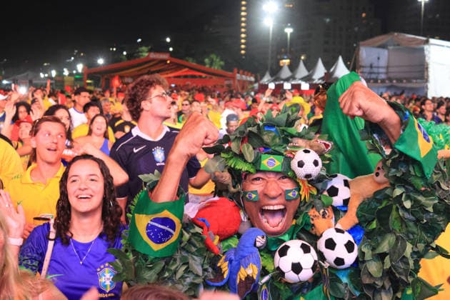 Brasil x Marrocos fan fest Rj RIO DE JANEIRO, RJ - 13.06.2026: BRASIL X MARROCOS FAN FEST RJ - Fans during the Brazil vs. Morocco game at the fan fest held on Copacabana Beach in Rio de Janeiro, RJ. x2961158x  LuizxGomes xwww.imago-images.dex  IMAGO LuizxGomes