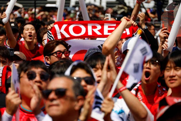 South Korea s soccer fans gather at Gwanghwamun Square for 2026 FIFA World Cup, WM, Weltmeisterschaft, Fussball public viewing South Korea s soccer fans gather at Gwanghwamun Square for 2026 FIFA World Cup public viewing South Korean soccer fans cheer during an outdoor public viewing party for the live screening of the 2026 FIFA World Cup Group A match between South Korea and Czechia at Gwanghwamun Square in Seoul, South Korea, on June 12, 2026. Seoul South Korea  Copyright: xMatrixxImagesx xJungxUi-Chelx imago images 0858965550