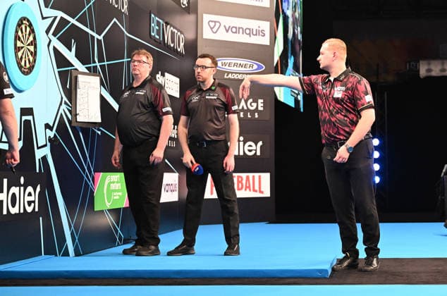 11.06.2026, xhbx, Dart World Cup of Darts 2026, v.l. Dimitri Van den Bergh (Belgien), Daryl Gurney (Nordirland) (DFL DFB REGULATIONS PROHIBIT ANY USE OF PHOTOGRAPHS as IMAGE SEQUENCES and or QUASI-VIDEO) Frankfurt