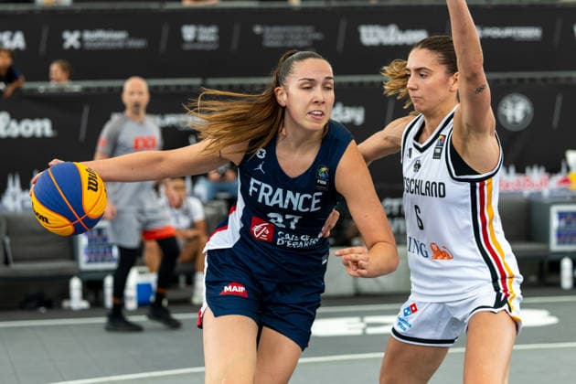 BASKETBALL - FIBA 3x3 World Tour VIENNA,AUSTRIA,14.JUN.26 - BASKETBALL - FIBA 3x3 World Tour. Image shows Rosanne Madeleine Marie-Joseph Le Seyec (FRA) and Marie Reichert (GER).  GEPAxpictures xPhilippxBrem