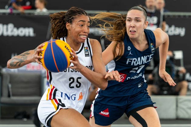 BASKETBALL - FIBA 3x3 World Tour VIENNA,AUSTRIA,14.JUN.26 - BASKETBALL - FIBA 3x3 World Tour. Image shows Ama Degbeon (GER) and Rosanne Madeleine Marie-Joseph Le Seyec (FRA).  GEPAxpictures xPhilippxBrem