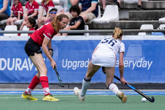 v.li.: Fanny Rinne-Cihlar (TSVMH, 30), Laura Schubert (FHC, 56), Zweikampf, Spielszene, Duell, duel, tackle, tackling, Dynamik, Action, Aktion, 14.06.2026, Mannheim (Deutschland), Hockey, 2. Bundesliga Gruppe Süd, Damen, Feudenheimer HC - TSV Mannheim