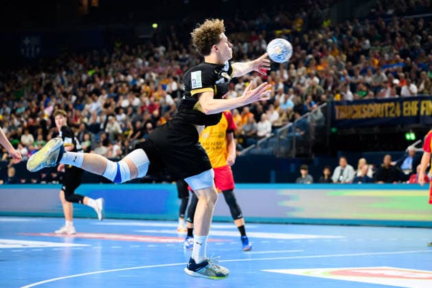 Koeln, Deutschland: Handball EHF Youth Club Trophy - Finale - Fuechse Berlin - GOG Gustav Salokat (Berlin) Koeln Lanxess Arena Nordrhein-Westfalen Deutschland