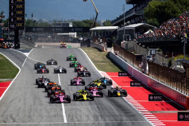 AUTO - FORMULA 2 2026 - BARCELONA Start of the race 01 CAMARA Rafael (bra), Invicta Racing, Dallara F2 2024, action 15 DUNNE Alex (irl), Rodin Motorsport, Dallara F2 2024, action 09 MINI Gabriele (ita), MP Motorsport, Dallara F2 2024, action during the 5th round of the 2026 FIA Formula 2 Championship from June 12 to 14, 2026 on the Circuit de Barcelona-Catalunya, in Montmelo, Spain - MontmeloSpain  Copyright: xALBERTOxVIMERCATIx